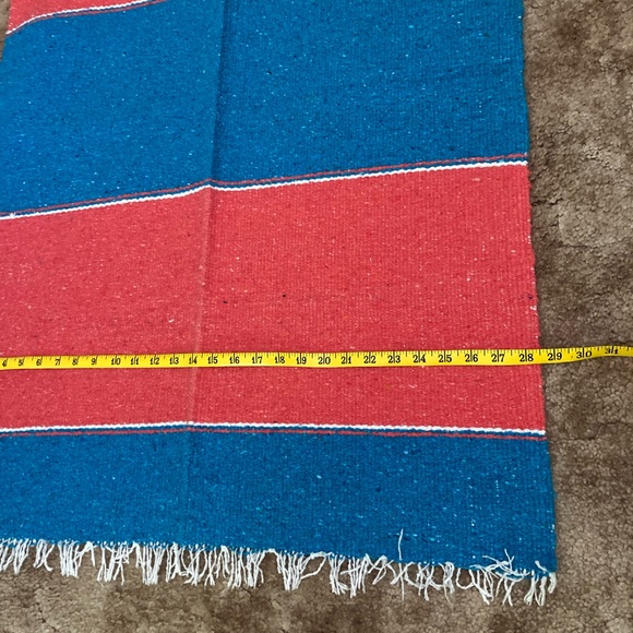 Woven table covering - Picture 5 of 6